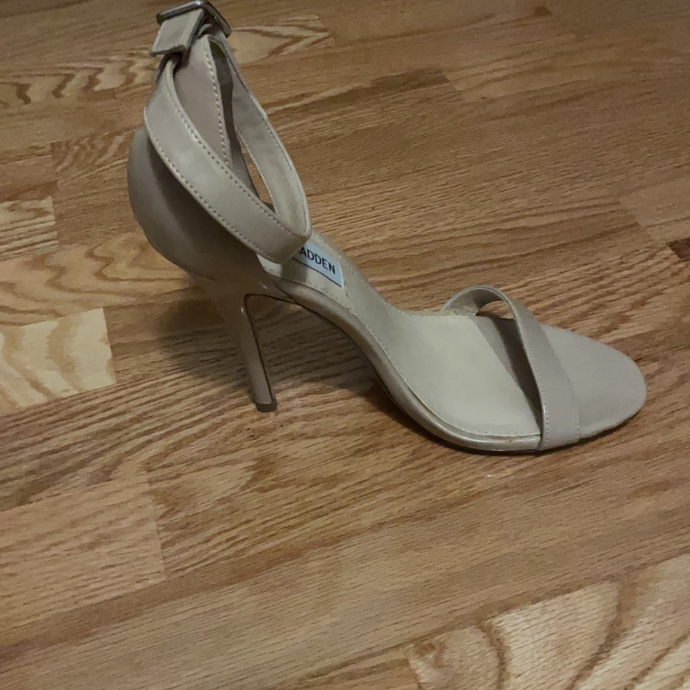 Heels - Picture 2 of 3